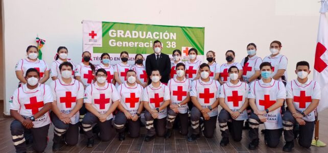 Ceremonia de graduación de la Generación 38 de Técnicos en Urgencias Médicas